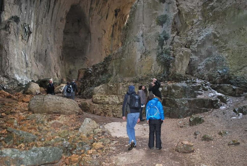Prohodna, Saeva Dupka Cave and Glozhene Tour from Sofia - From Sofia to the Iskar Gorge