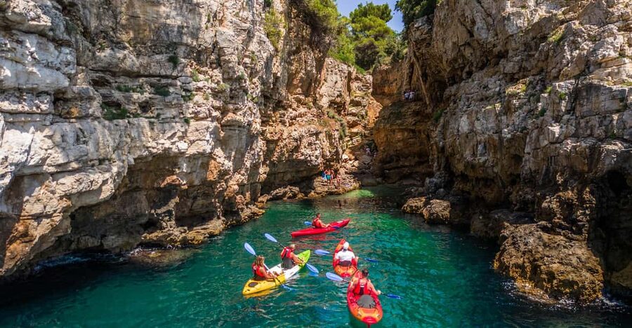 Pula: Kayak Adventure with Cave & Island Snorkeling - Grotta di quarzo, a small but memorable first stop