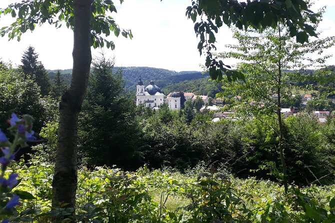 PUNKVA CAVES, ABYSS and PERNSTEJN CASTLE =only from Apr to Sep - Looking into the Macocha Abyss