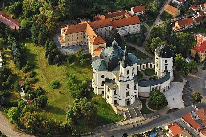 PUNKVA CAVES, ABYSS and PERNSTEJN CASTLE =only from Apr to Sep - The drive to Pernštejn Castle