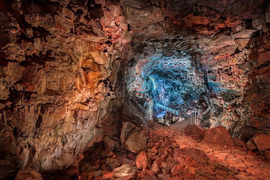 Raufarhólshellir Lava Tunnel: Underground Expedition - The moment the lights disappear