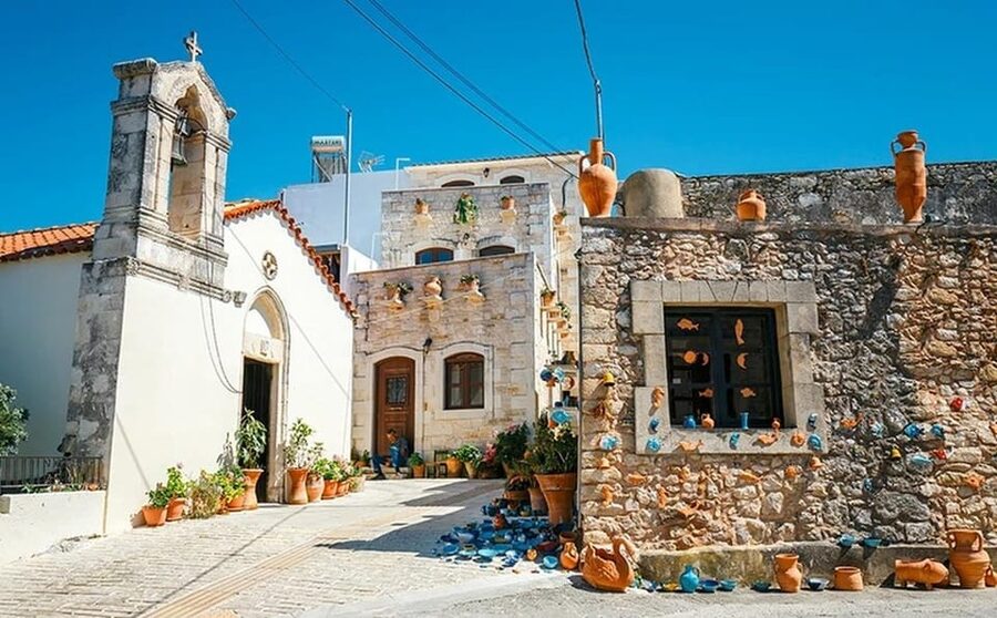Rethymno: Melidoni Cave and Arkadi Monastery Half-Day Trip - Melidoni Cave and the first inland views