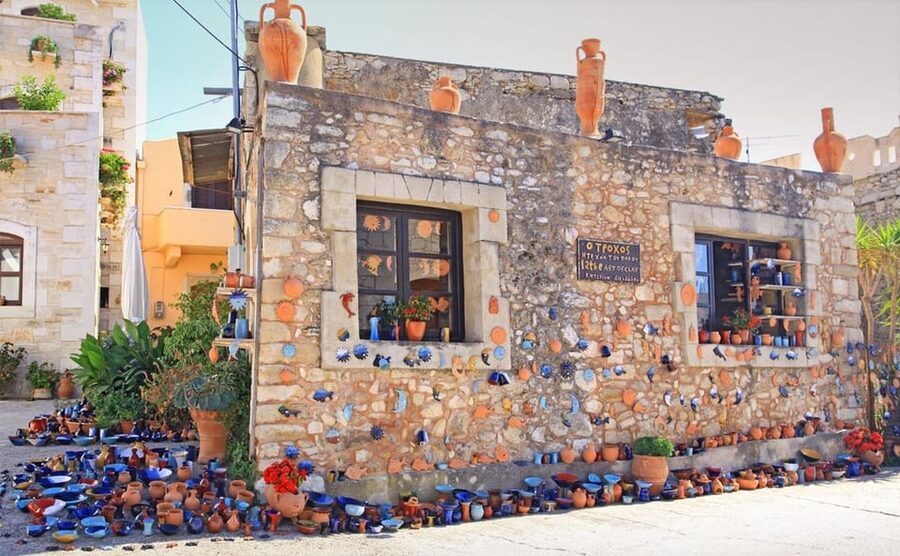Rethymno: Melidoni Cave and Arkadi Monastery Half-Day Trip - Guide commentary and the value of the bus ride