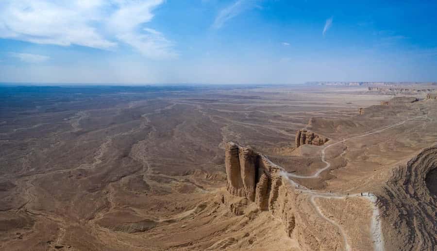 Riyadh Edge of The World and Bat Cave Visit by Bus - Who will enjoy this Riyadh day trip