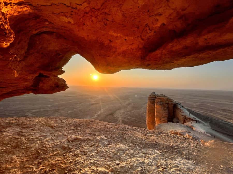 Riyadh: Edge Of The World and Bats Cave Tour by 4x4 - Bats Cave and the first taste of the desert