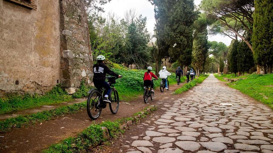 Rome: Appian Way Aqueducts Bike Tour (UPG Catacombs & Lunch) - Circus of Maxentius and the ride back
