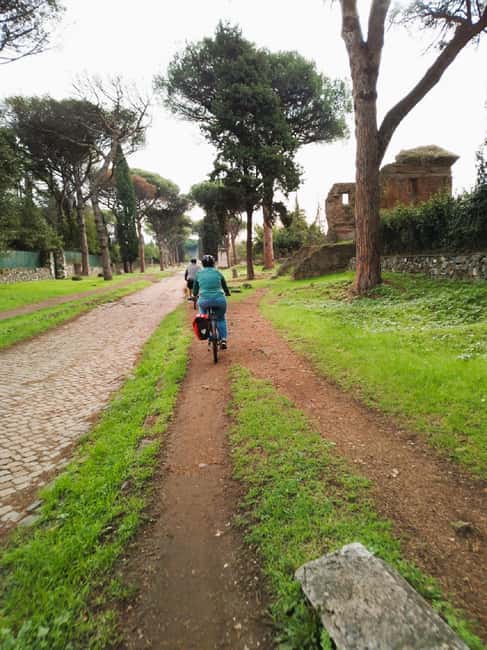 Rome: Appian Way & Catacomb Sunset E-bike Tour with Aperitif - The Park of the Aqueducts at sunset