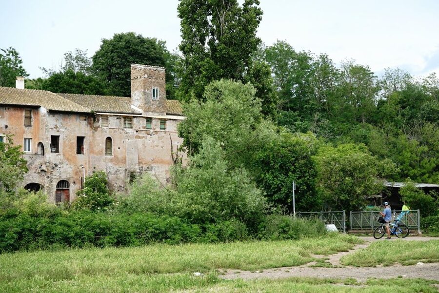 Rome: Appian Way, Catacombs & Roman Aqueducts Top EBike Tour - Key points at a glance