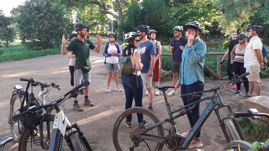 Rome: Appian Way E-Bike Tour Catacombs, Aqueducts & Picnic - Aqueducts Park and Rome’s giant engineering works