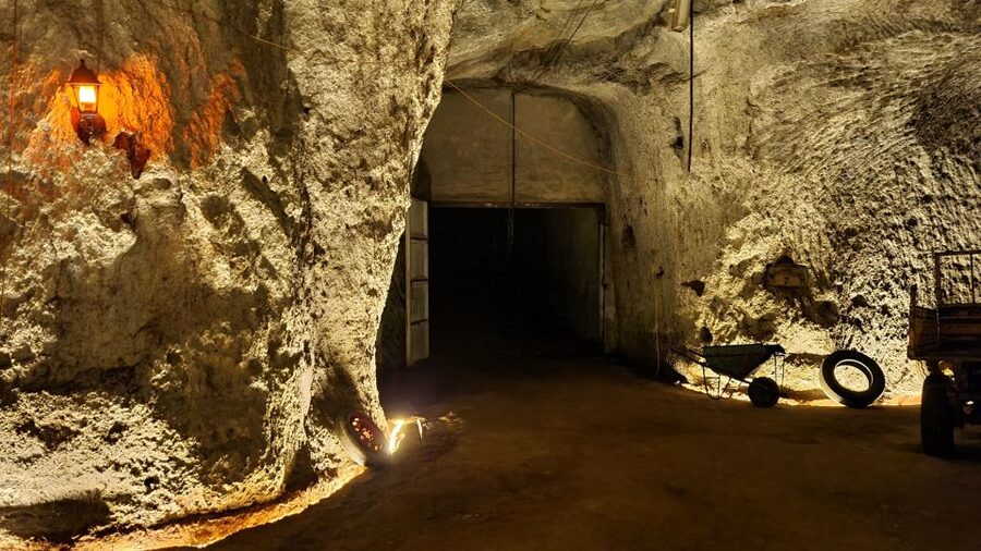 Rome: Appian Way Underground Catacombs Bike Tour with Lunch - What the $105 price gives you