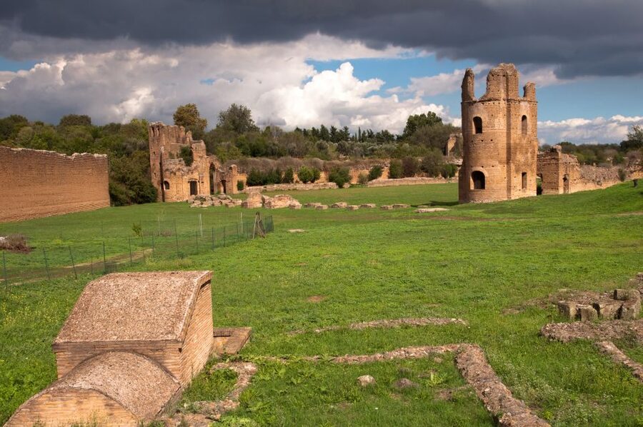 Rome: Catacombs Guided Tour with Transfer - The 30-minute panoramic ride to the catacombs
