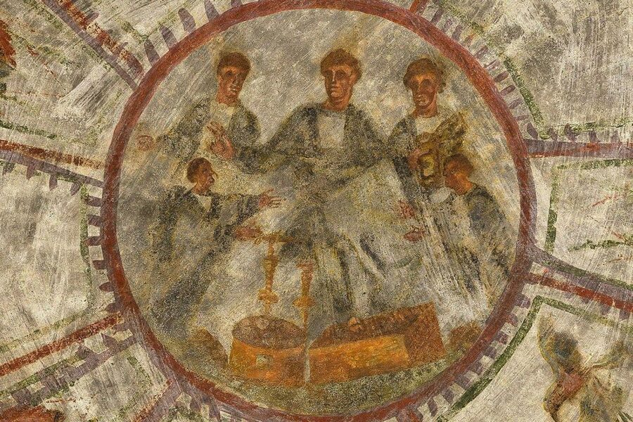 Rome: Catacombs of Domitilla Entry Ticket & Guided Tour - Pagan frescoes beside Christian images