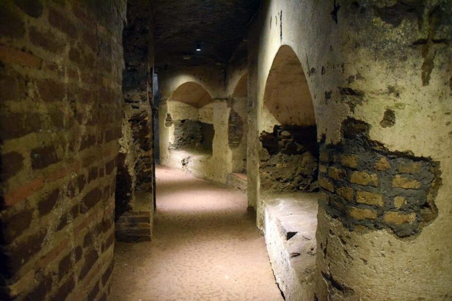Rome: Catacombs of Priscilla Entry Ticket & Guided Tour - Frescoes that make the visit worthwhile