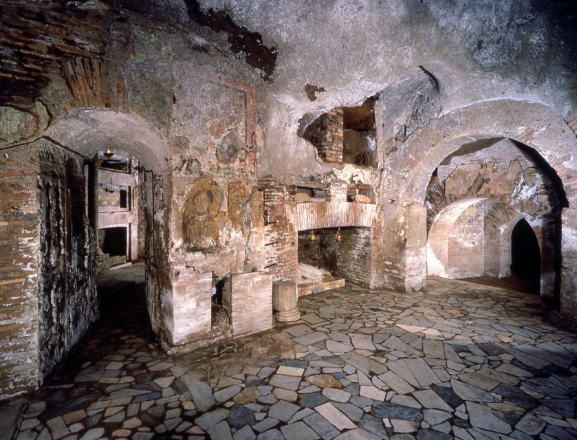 Rome: Catacombs of St. Callixtus Entry Ticket & Guided Tour - Meeting your guide at the Appian Way