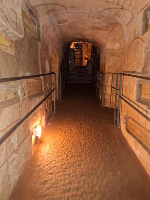 Rome: Catacombs Skip-the-Line Tour in English - Entering the Catacombs of San Domitilla