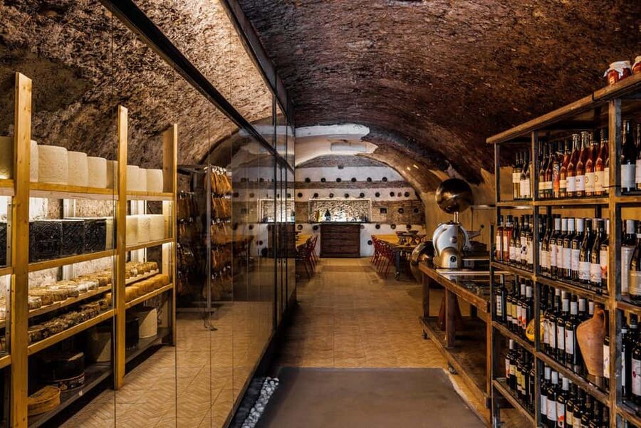 Rome E-Bike Highlights Tour & Tasting in Secret Cave - Tiber Island, Piazza Venezia, and the Jewish Ghetto