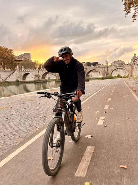 Rome E-Bike Highlights Tour & Tasting in Secret Cave - Campo de’ Fiori and the ride toward Testaccio