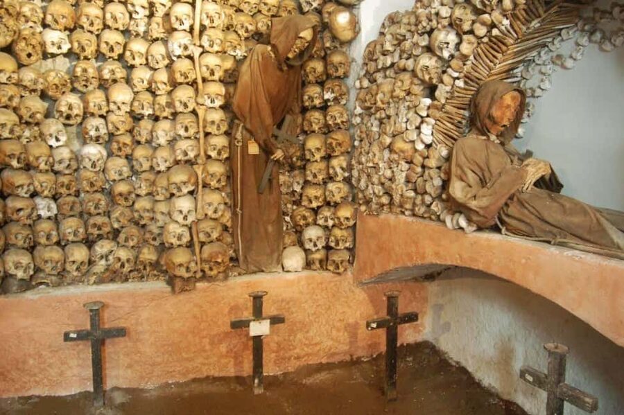 Rome: Guided Catacombs Tour & Capuchin Crypt (Audio Guide) - What makes the catacombs worth your time