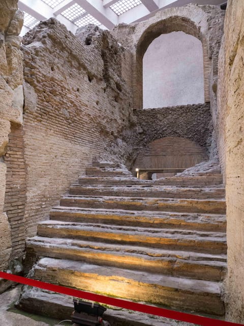 Rome: Navona Underground & Domitian Stadium Guided Tour - Twenty minutes of context in Piazza Navona