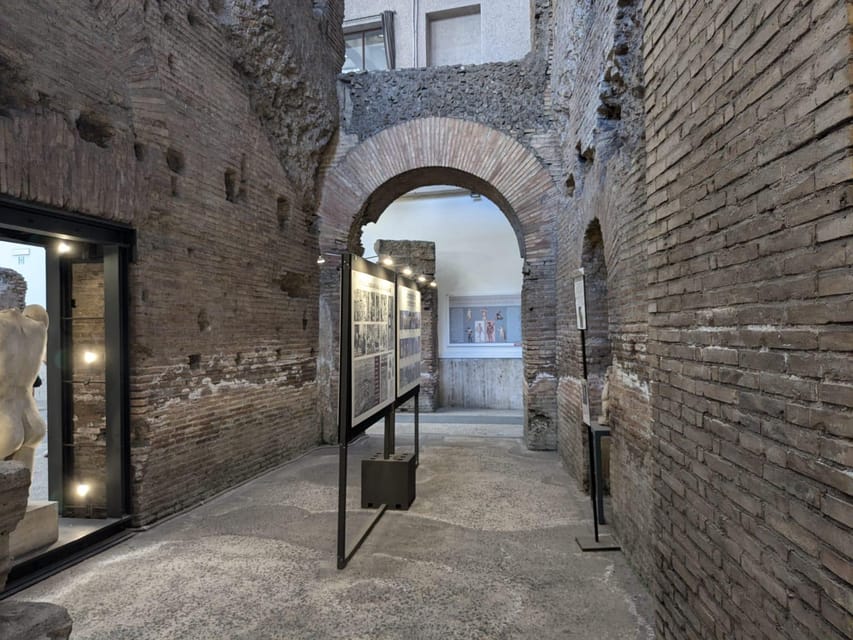 Rome: Navona Underground & Domitian Stadium Guided Tour - Forty minutes beneath the square
