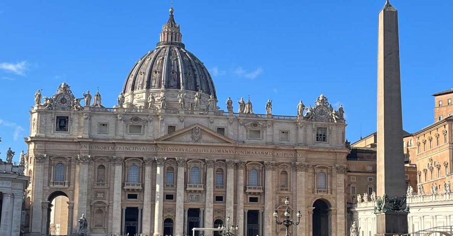Rome: St. Peter's Basilica and Papal Grottoes Guided Tour - Key points at a glance