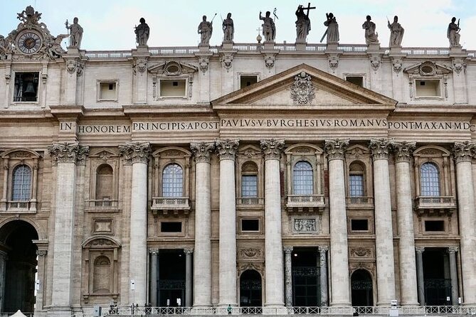 Rome: St. Peter's Basilica and Vatican Grottoes Guided Tour - The security wait can last longer than the tour