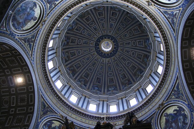 Rome: St. Peter's Basilica, Dome Climb, and Underground Tour - Security lines and the start of the visit