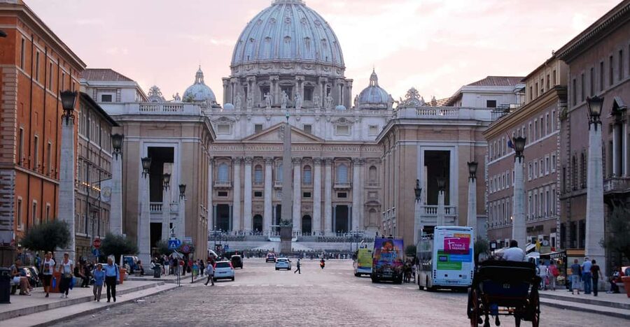 Rome:St. Peter's Basilica Tour, Exclusive Underground Access - Michelangelo’s Pietà behind protective glass