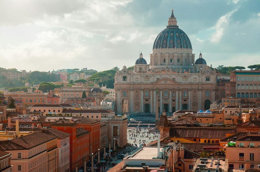 Rome:St. Peter's Basilica Tour, Exclusive Underground Access - The scale and design of the basilica