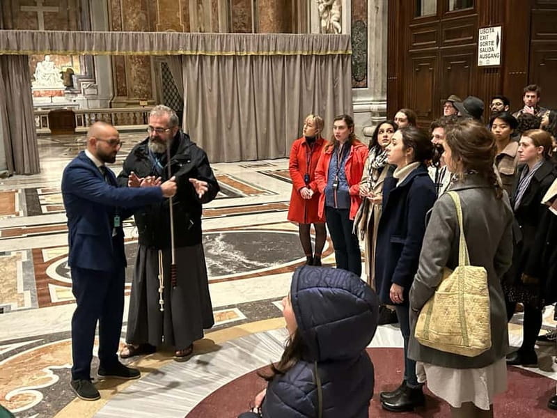Rome: St. Peter’s Basilica Tour with Vatican Grottoes - What the guides add to the experience