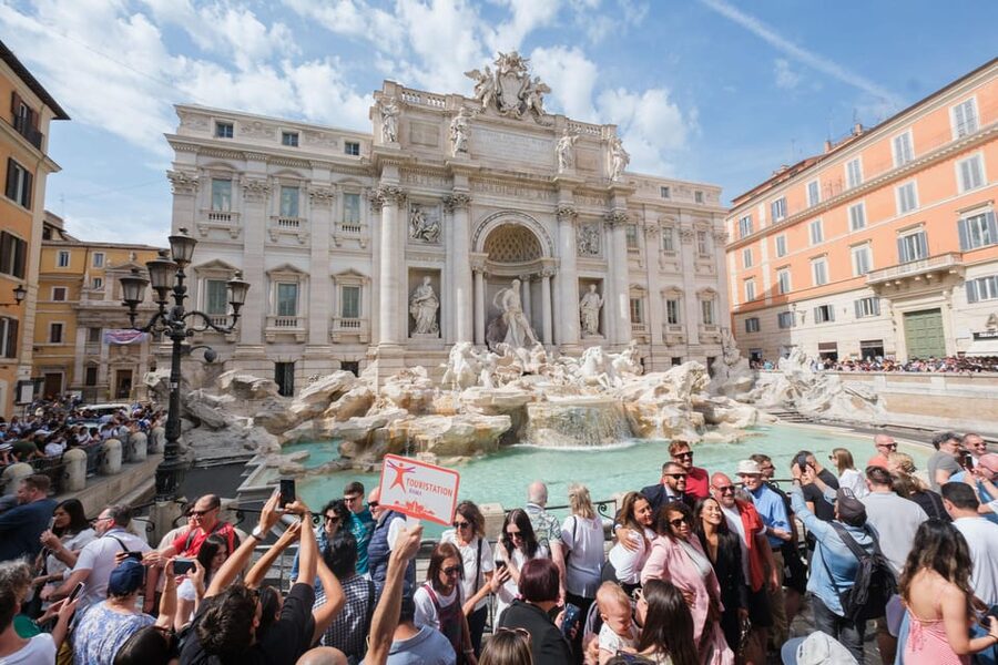 Rome: Trevi Fountain District Underground Domus Guided Tour - Following water from the Trevi spring