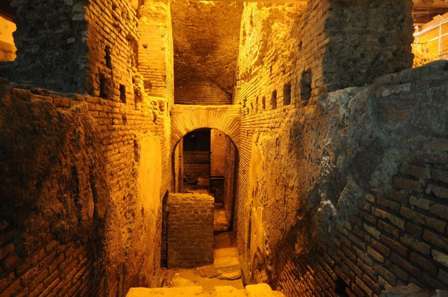 Rome: Trevi Fountain District Underground Domus Guided Tour - Inside Vicus Caprarius, the City of Water