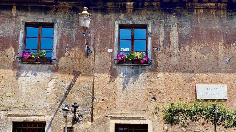 Rome: Underground Trastevere Guided Walking Tour - Walking through Trastevere to Santa Maria