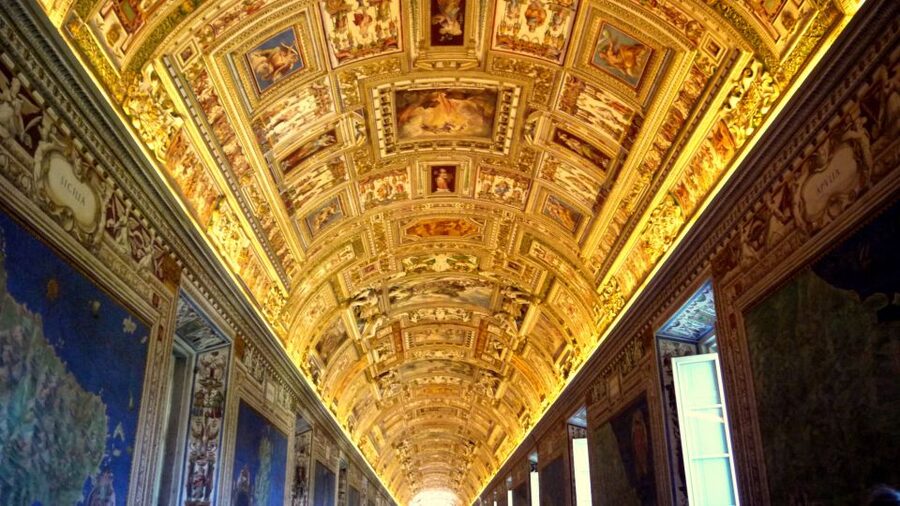 Rome: Vatican City and Catacombs Full-Day Guided Tour - The Colosseum and Rome’s ancient center