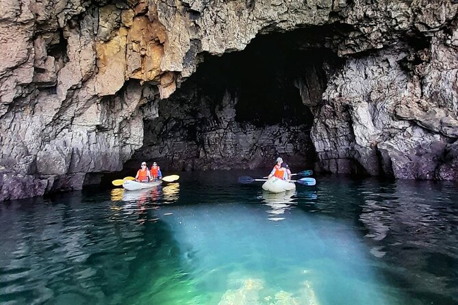 Sagres: Praia Da Ingrina Caves Guided Kayaking Tour - Why this coast makes a fine kayaking setting