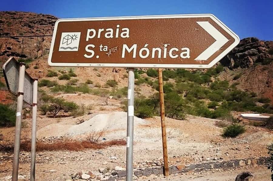Sal Rei, Santa Monica Beach, Caves, Dunes & Shipwreck Tour - Should you book the Sal Rei, Santa Monica Beach, Caves, Dunes and Shipwreck Tour?