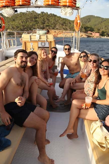 San Antonio: Cala Bassa, Cala Conta and Cave Boat Trip - Cala Conta: clear water and an active first stop