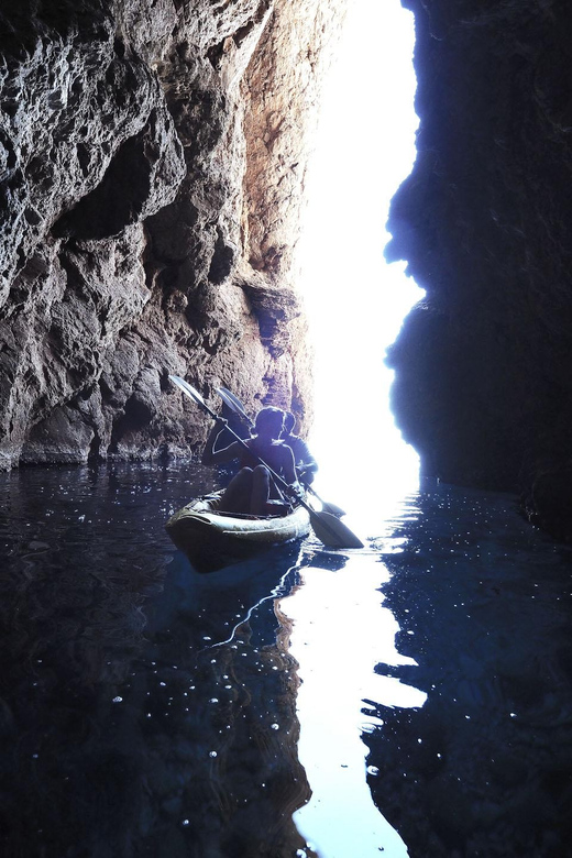 Sant Elm: Guided kayak tour to Cala en Tío with caves - Guides, languages, and the human side