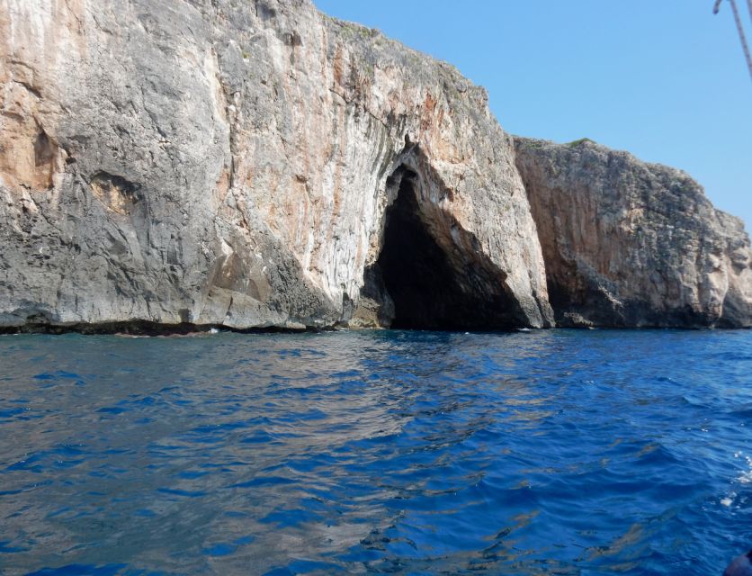 Santa Maria di Leuca: Caves Boat Tour - What the boat experience feels like