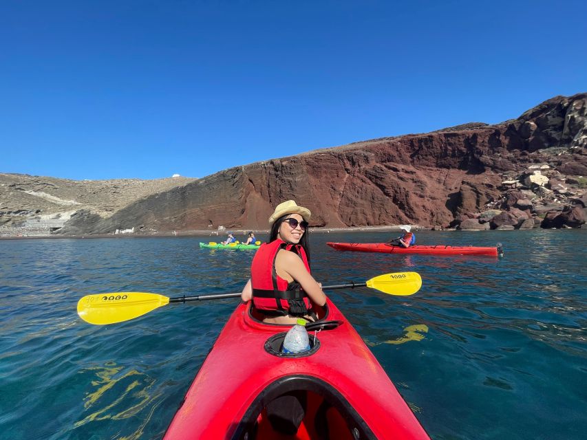 Santorini: South Sea Kayaking Tour with Sea Caves and Picnic - The return paddle and the final half-hour