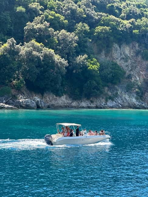 Sarandë: Ionian Coast Hidden Beaches and Caves Boat Tour - Plazhi i Ushtarit and the first swim-ready views