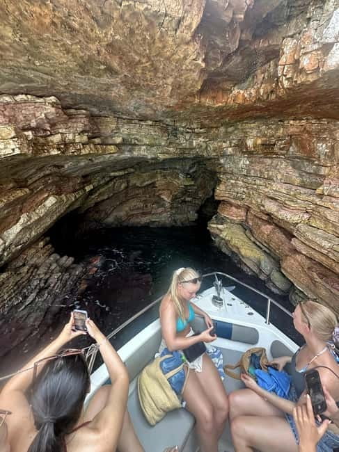 Sarandë: Ionian Coast Hidden Beaches and Caves Boat Tour - Leaving Sarandë for Turtle Cave