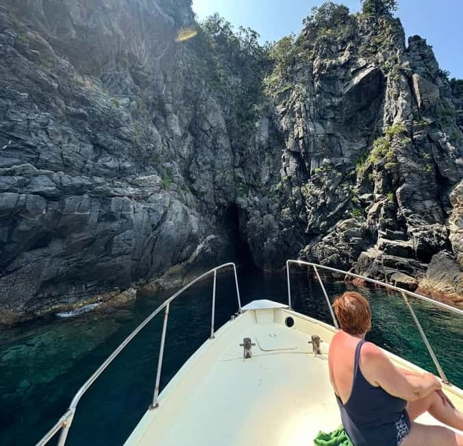 Scilla in Barca-Costa Viola tour: Caves-Cala Janculla - What the boat atmosphere is like