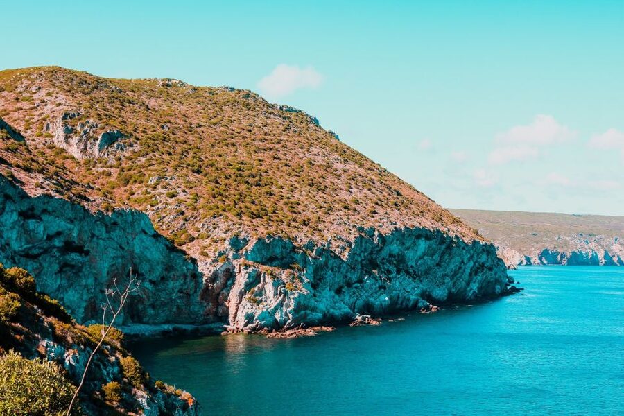 Sesimbra: Arrábida Beaches & Caves Boat Tour with Snorkeling - Why the Arrábida coast is best seen from Sesimbra
