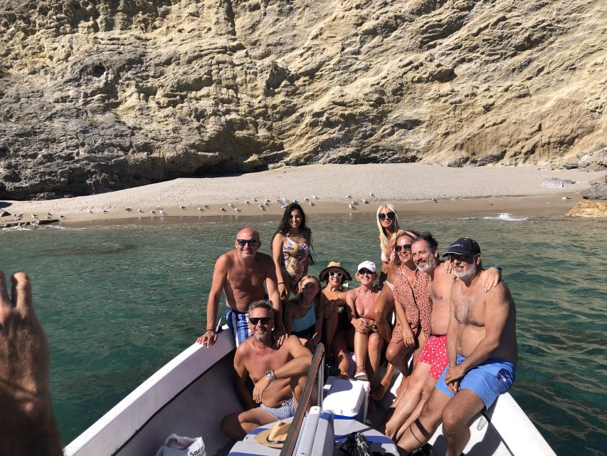 Sesimbra: Arrábida Beaches & Caves Boat Tour with Snorkeling - What the guides add to the experience