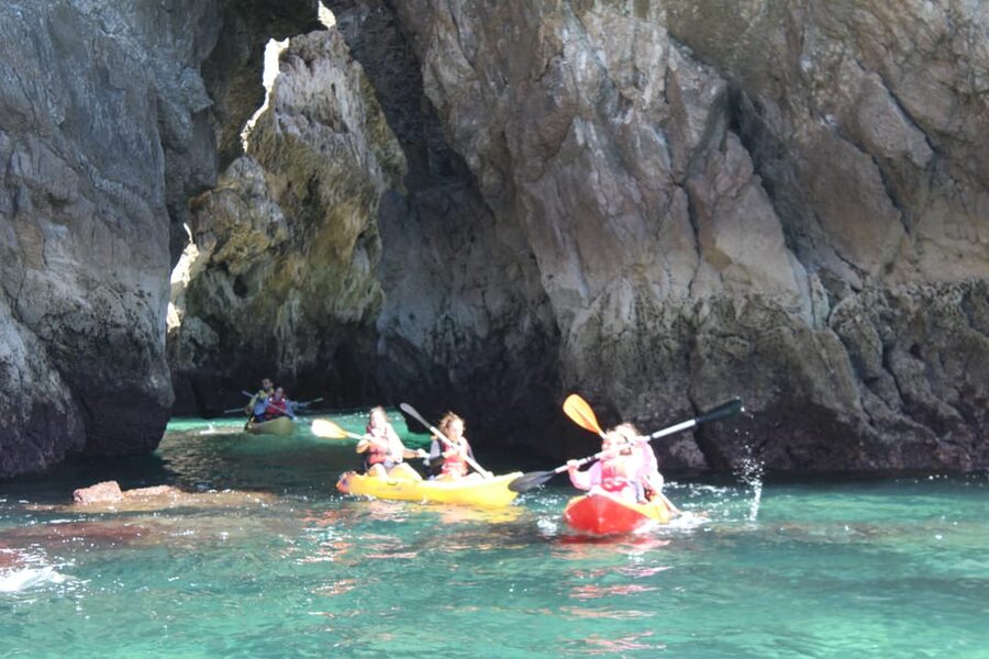 Sesimbra: Ribeiro Cavalo Beach, Caves, & Arrábida Kayak Tour - Who will enjoy it most