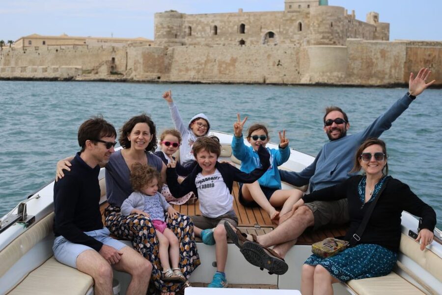 siracusa boat tour with visit to sea caves and ortigiaisland - Why this one-hour boat ride works