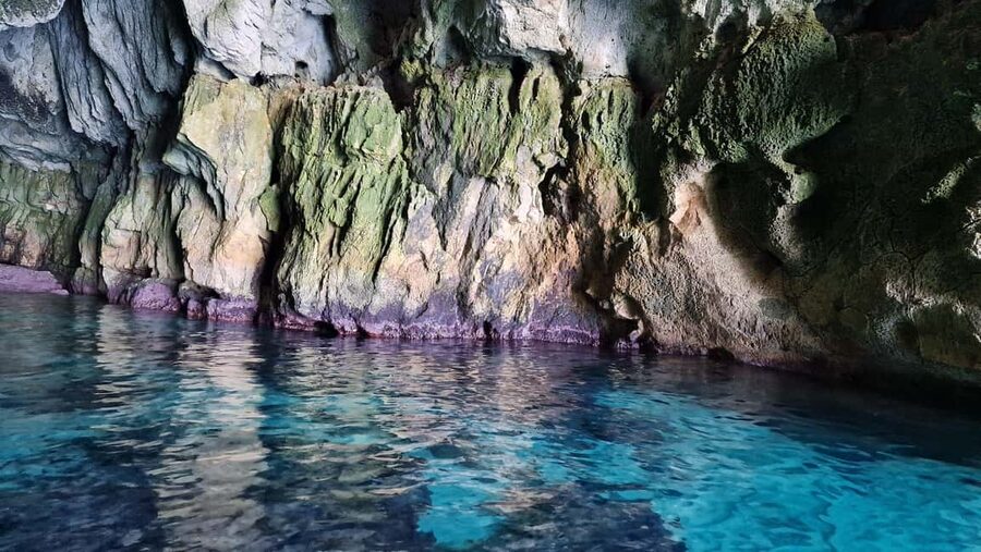 Siracusa: Ortigia & Sea Caves Boat Tour w/ Prosecco & Fruit - Which skipper style suits you