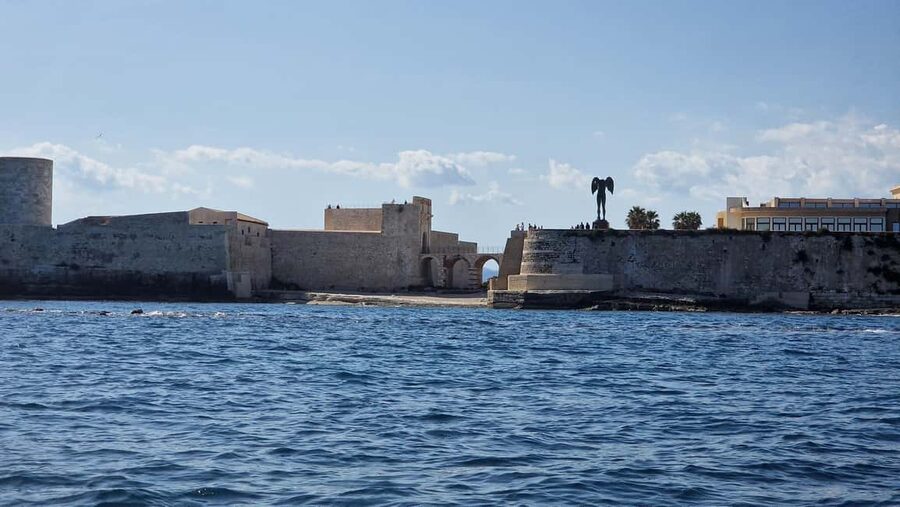 Siracusa: Ortigia +sea caves +fishing experience - Why the fishing is the real twist
