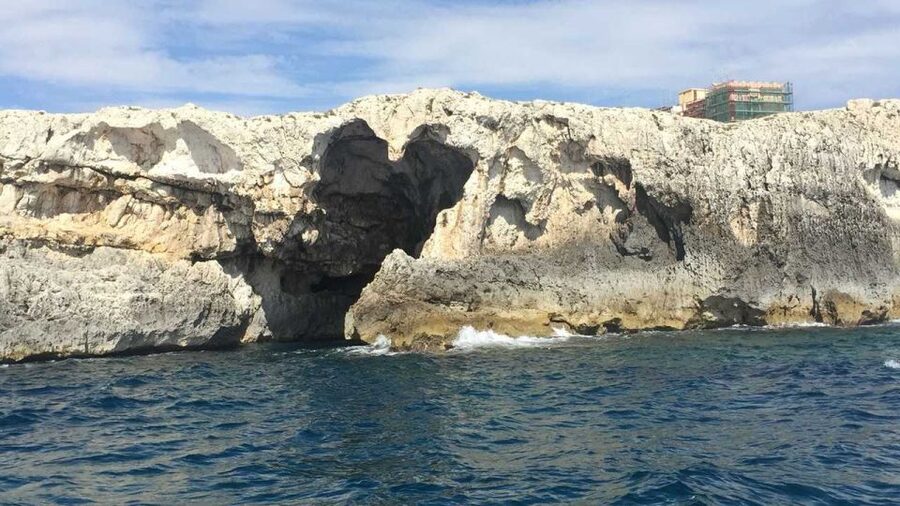 Siracusa: Ortygia Island Boat Tour with Grotto Visit - The Ortigia sights you see from the boat